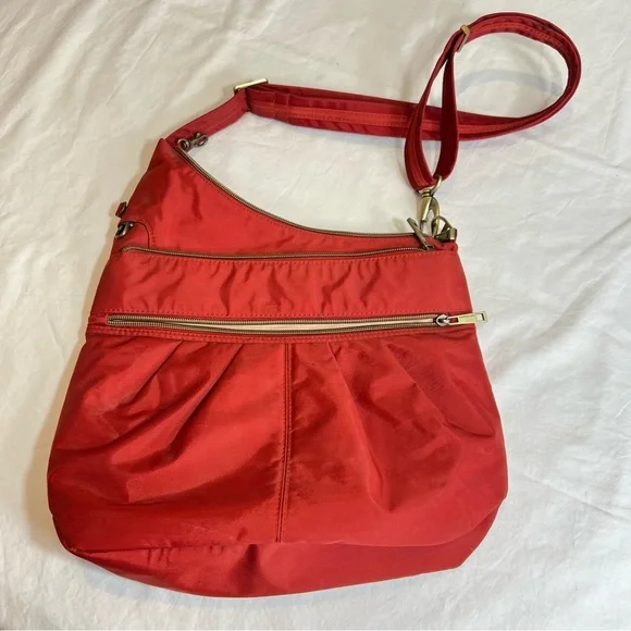 Travelon Bags Travelon Antitheft Signature Compartment